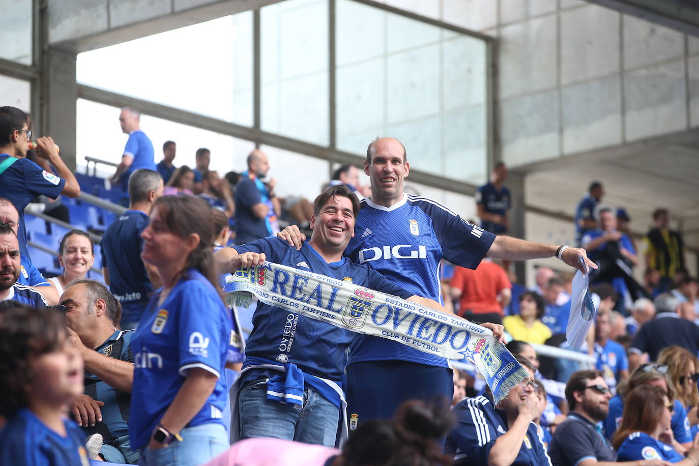 ¿Estuviste viendo el Oviedo - Sporting en el Tartiere? ¡Búscate en las fotos!