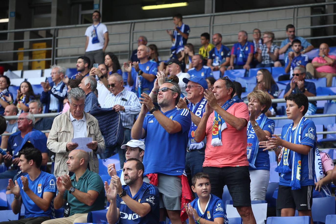 ¿Estuviste viendo el Oviedo - Sporting en el Tartiere? ¡Búscate en las fotos!