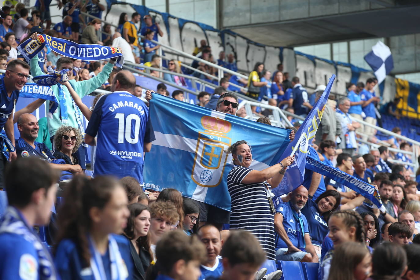¿Estuviste viendo el Oviedo - Sporting en el Tartiere? ¡Búscate en las fotos!