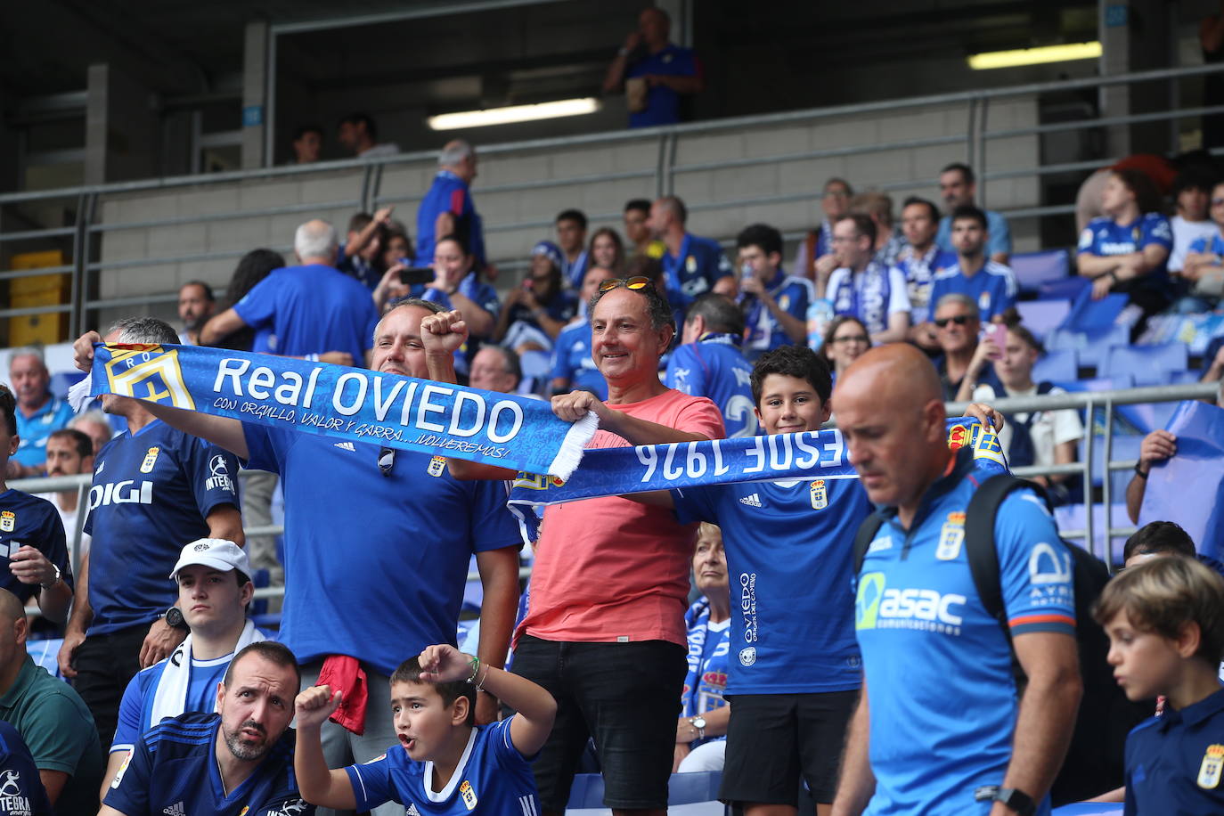¿Estuviste viendo el Oviedo - Sporting en el Tartiere? ¡Búscate en las fotos!