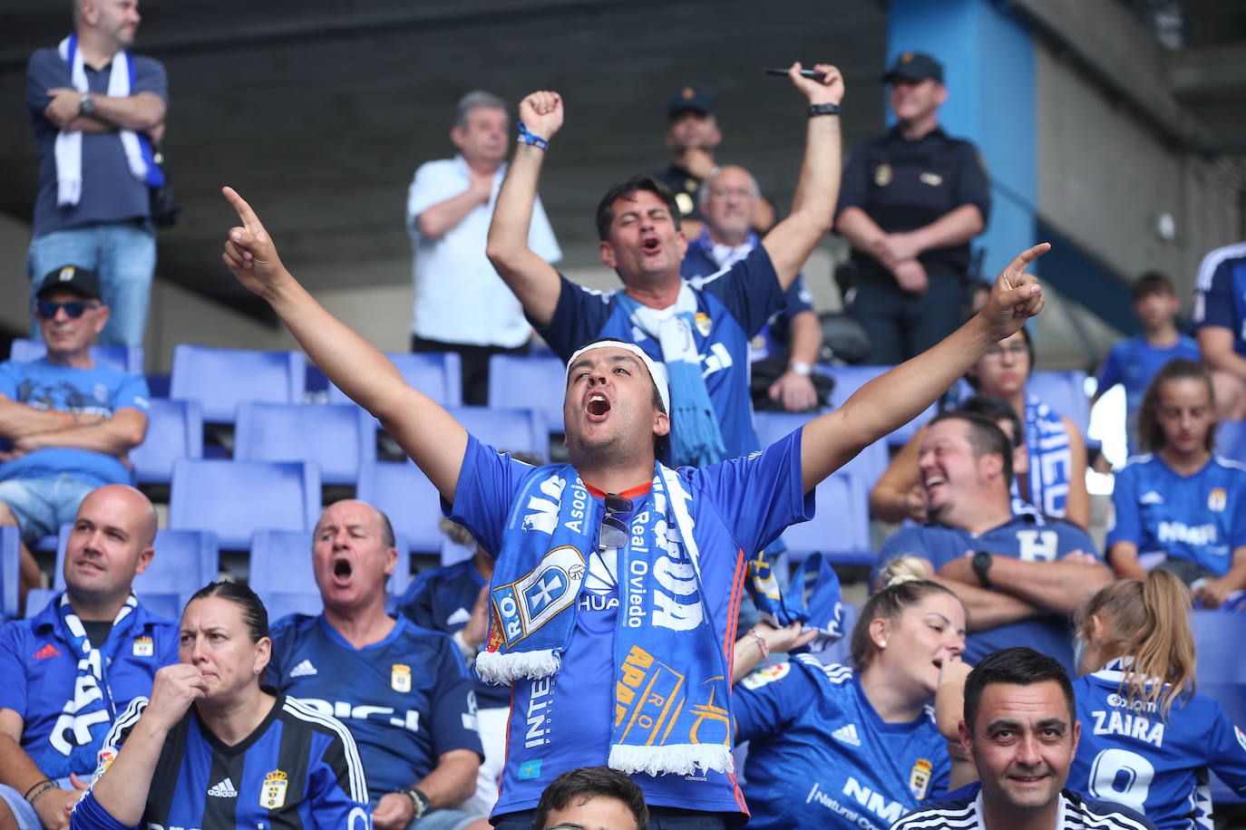 ¿Estuviste viendo el Oviedo - Sporting en el Tartiere? ¡Búscate en las fotos!