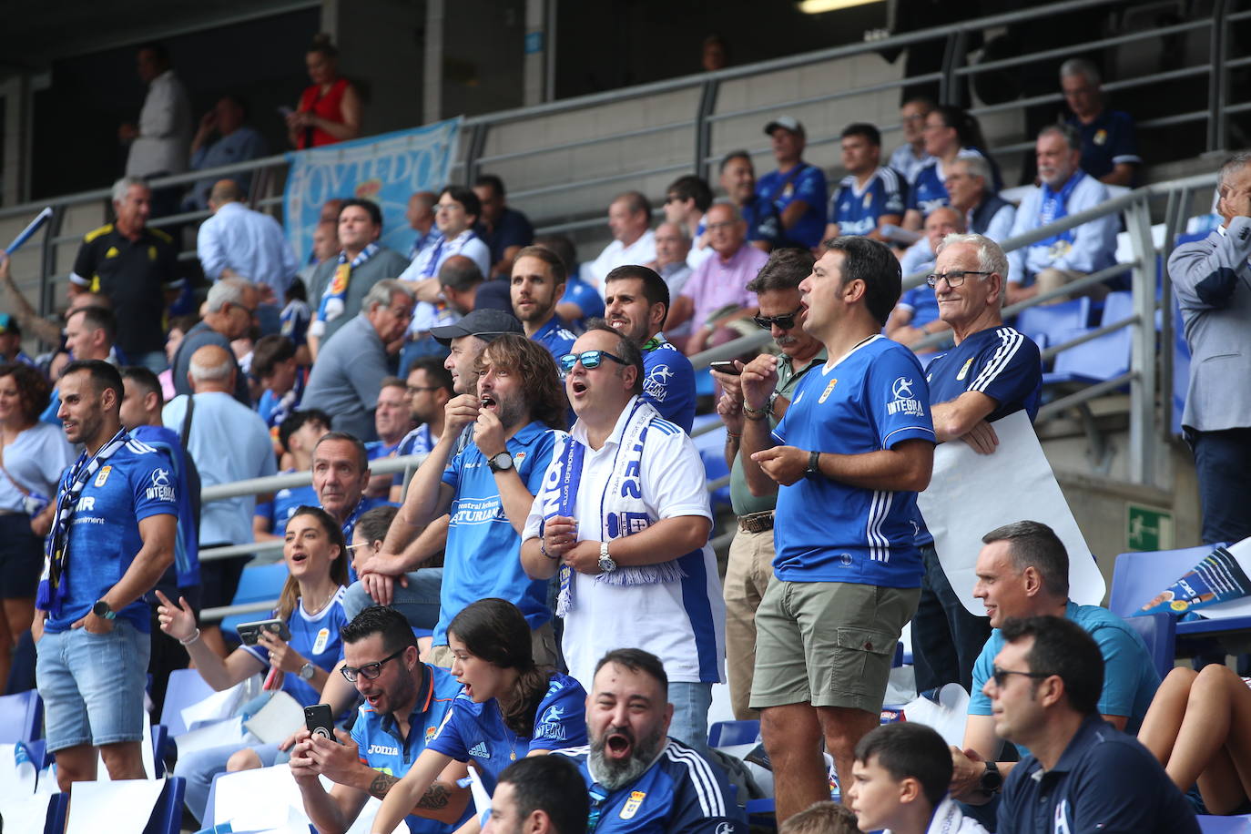 ¿Estuviste viendo el Oviedo - Sporting en el Tartiere? ¡Búscate en las fotos!