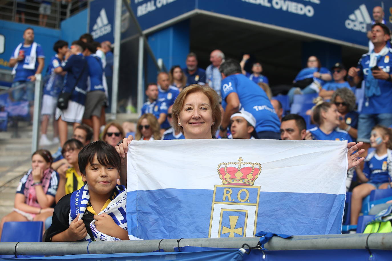 ¿Estuviste viendo el Oviedo - Sporting en el Tartiere? ¡Búscate en las fotos!