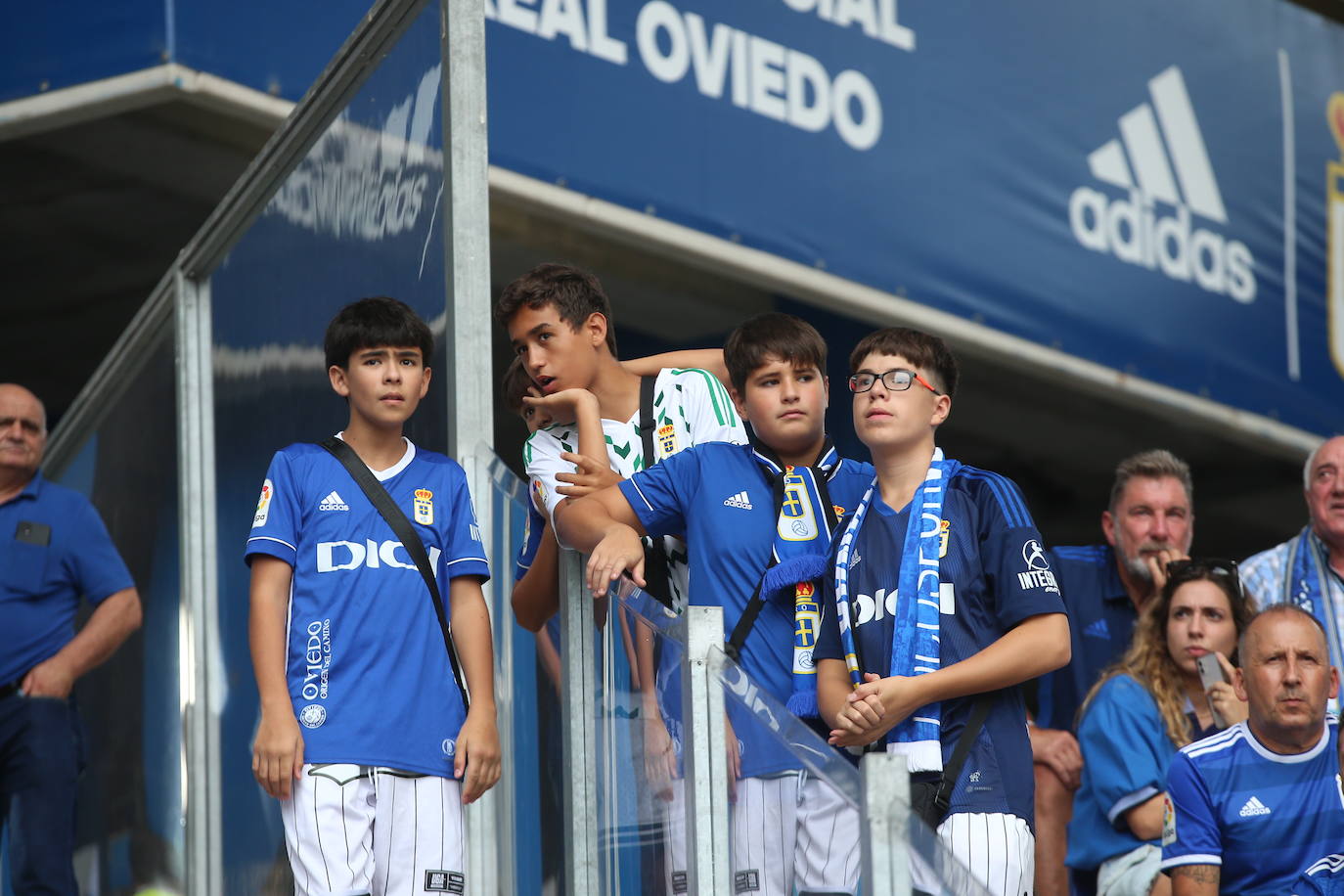 ¿Estuviste viendo el Oviedo - Sporting en el Tartiere? ¡Búscate en las fotos!