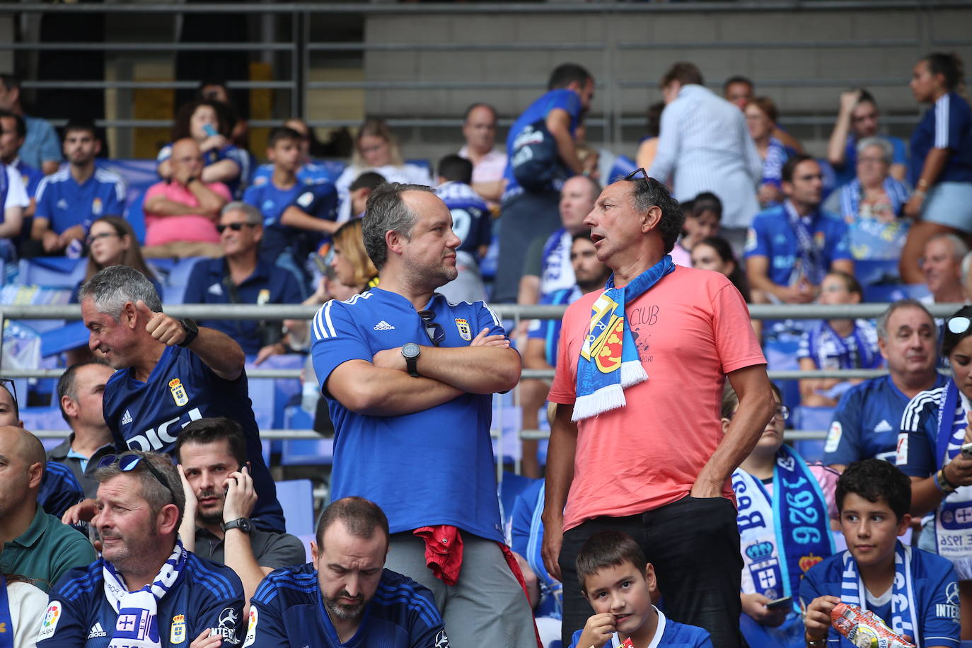 ¿Estuviste viendo el Oviedo - Sporting en el Tartiere? ¡Búscate en las fotos!