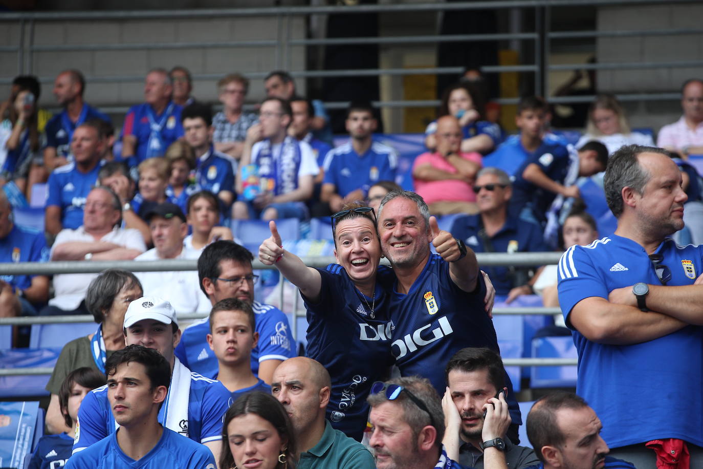 ¿Estuviste viendo el Oviedo - Sporting en el Tartiere? ¡Búscate en las fotos!