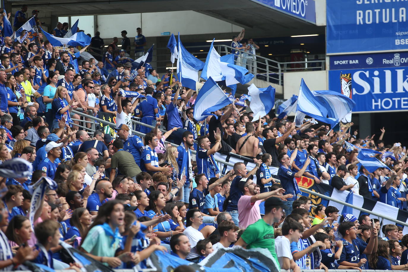 ¿Estuviste viendo el Oviedo - Sporting en el Tartiere? ¡Búscate en las fotos!