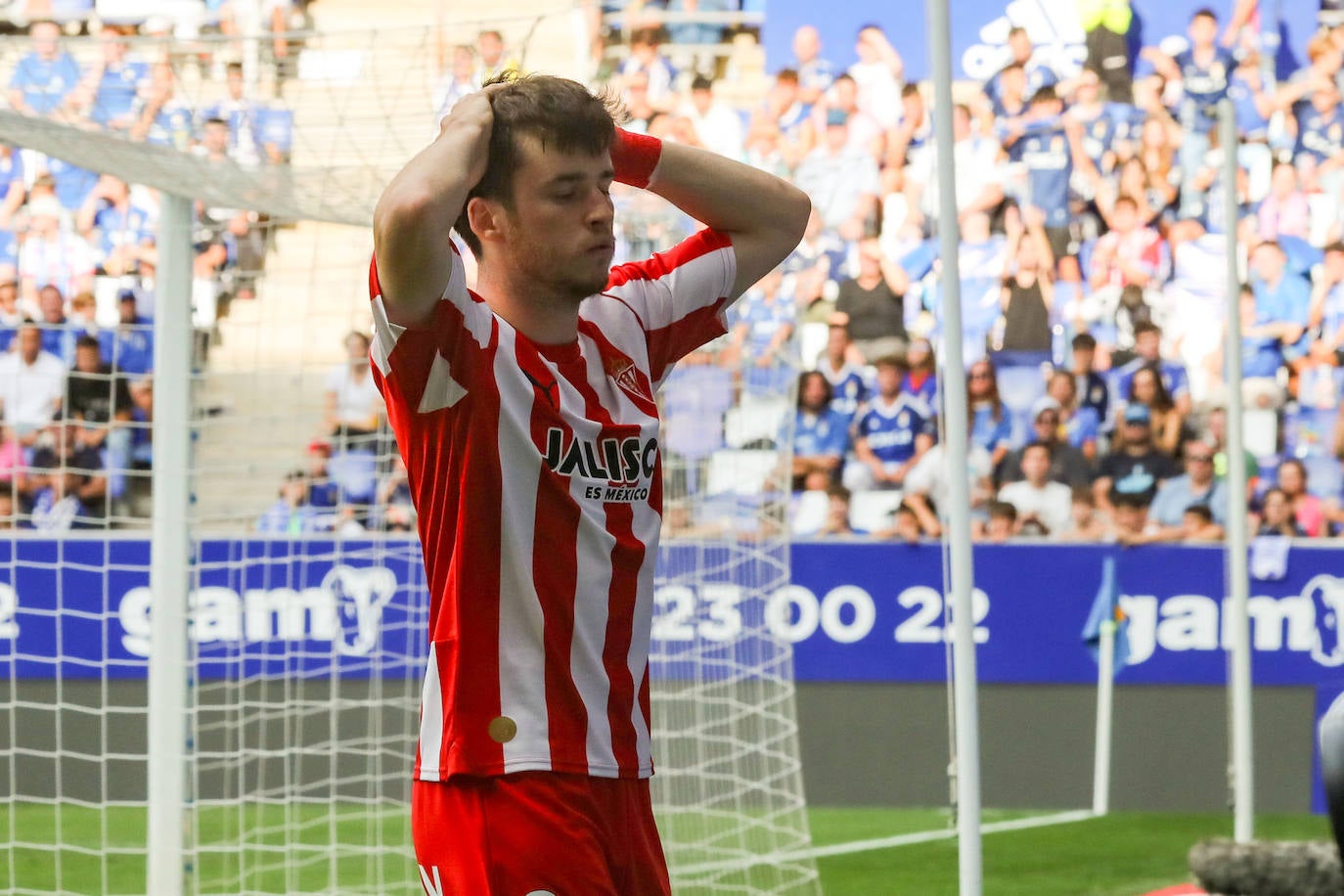 El partido entre el Oviedo y el Sporting, en imágenes