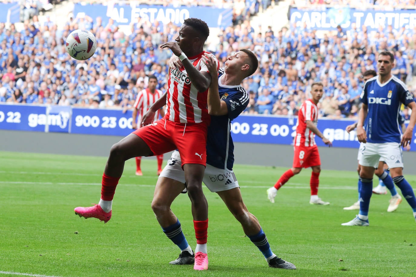 El partido entre el Oviedo y el Sporting, en imágenes