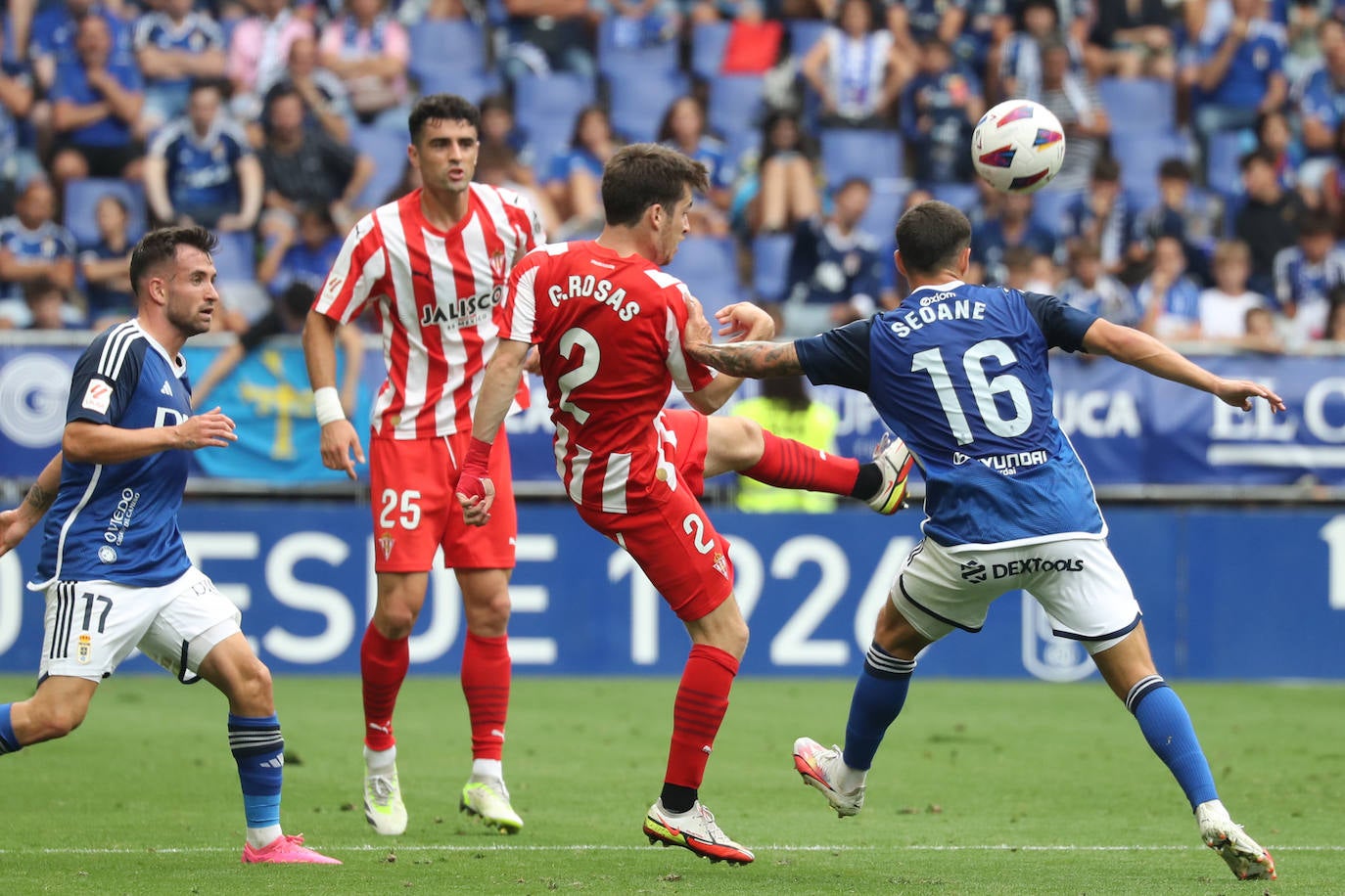 El partido entre el Oviedo y el Sporting, en imágenes