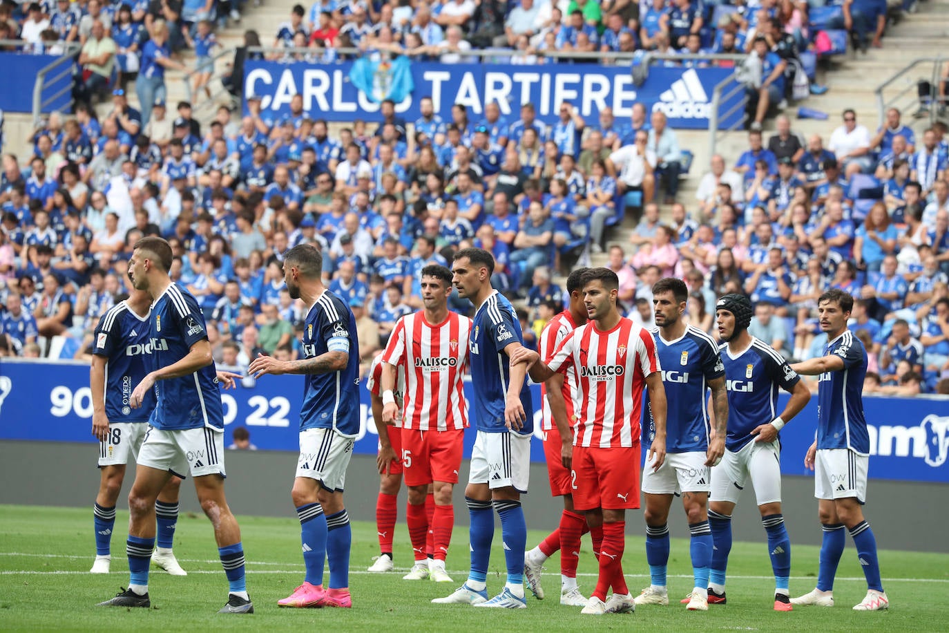 El partido entre el Oviedo y el Sporting, en imágenes