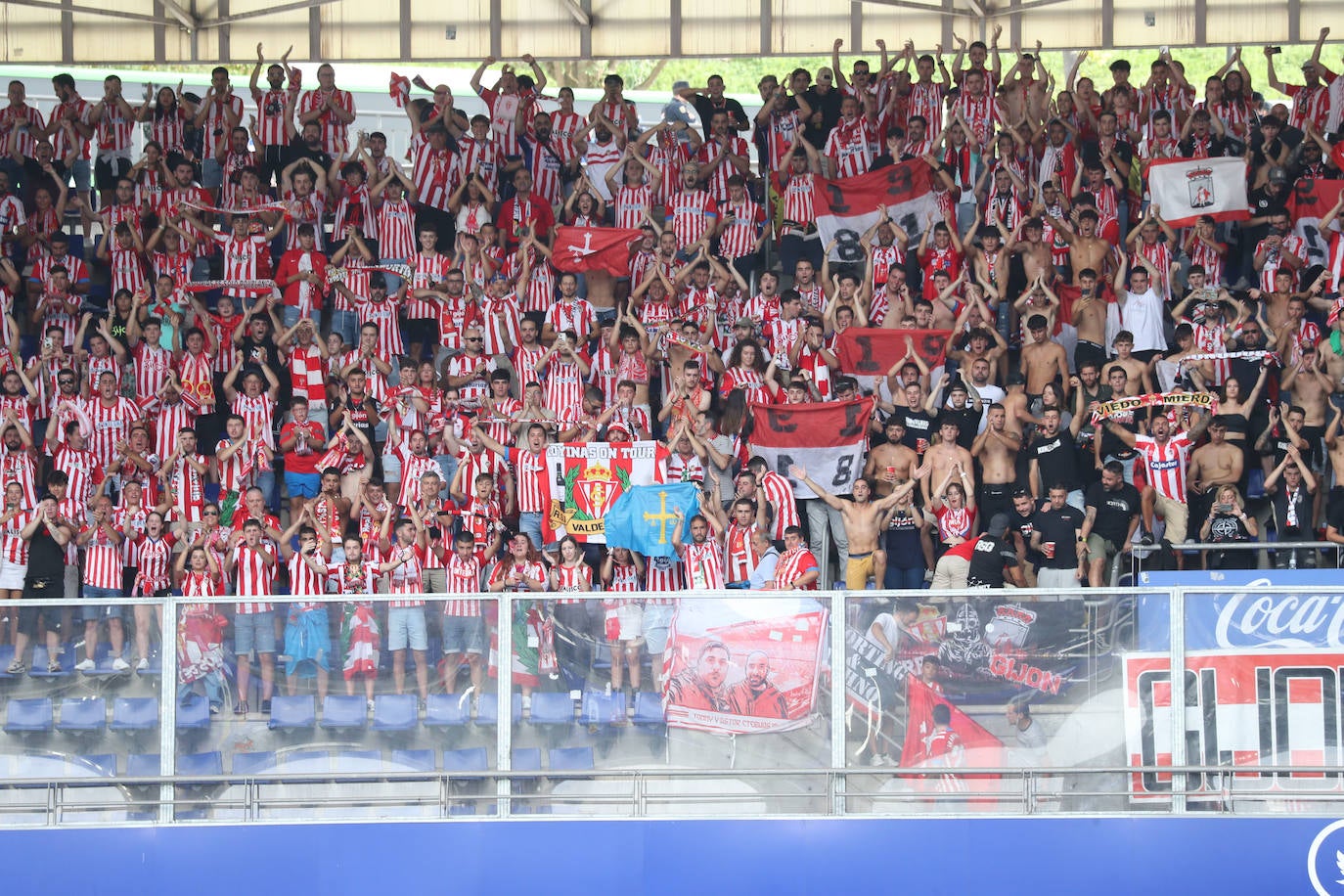 ¿Estuviste viendo el Oviedo - Sporting en el Tartiere? ¡Búscate en las fotos!