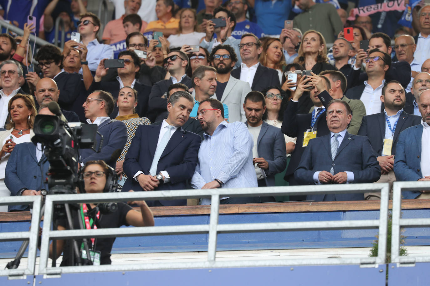 ¿Estuviste viendo el Oviedo - Sporting en el Tartiere? ¡Búscate en las fotos!