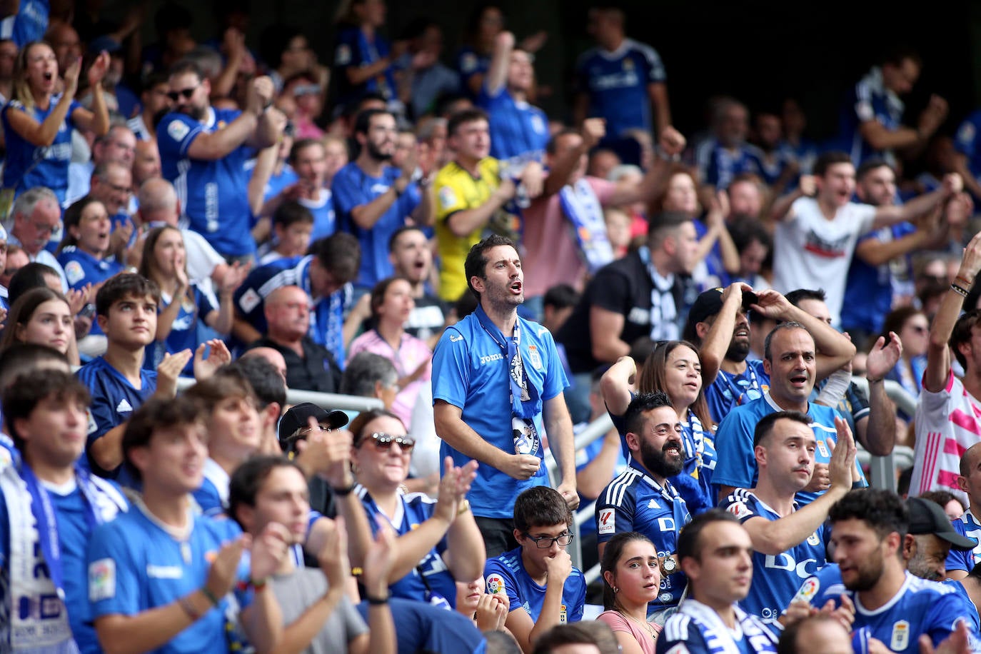 El partido entre el Oviedo y el Sporting, en imágenes