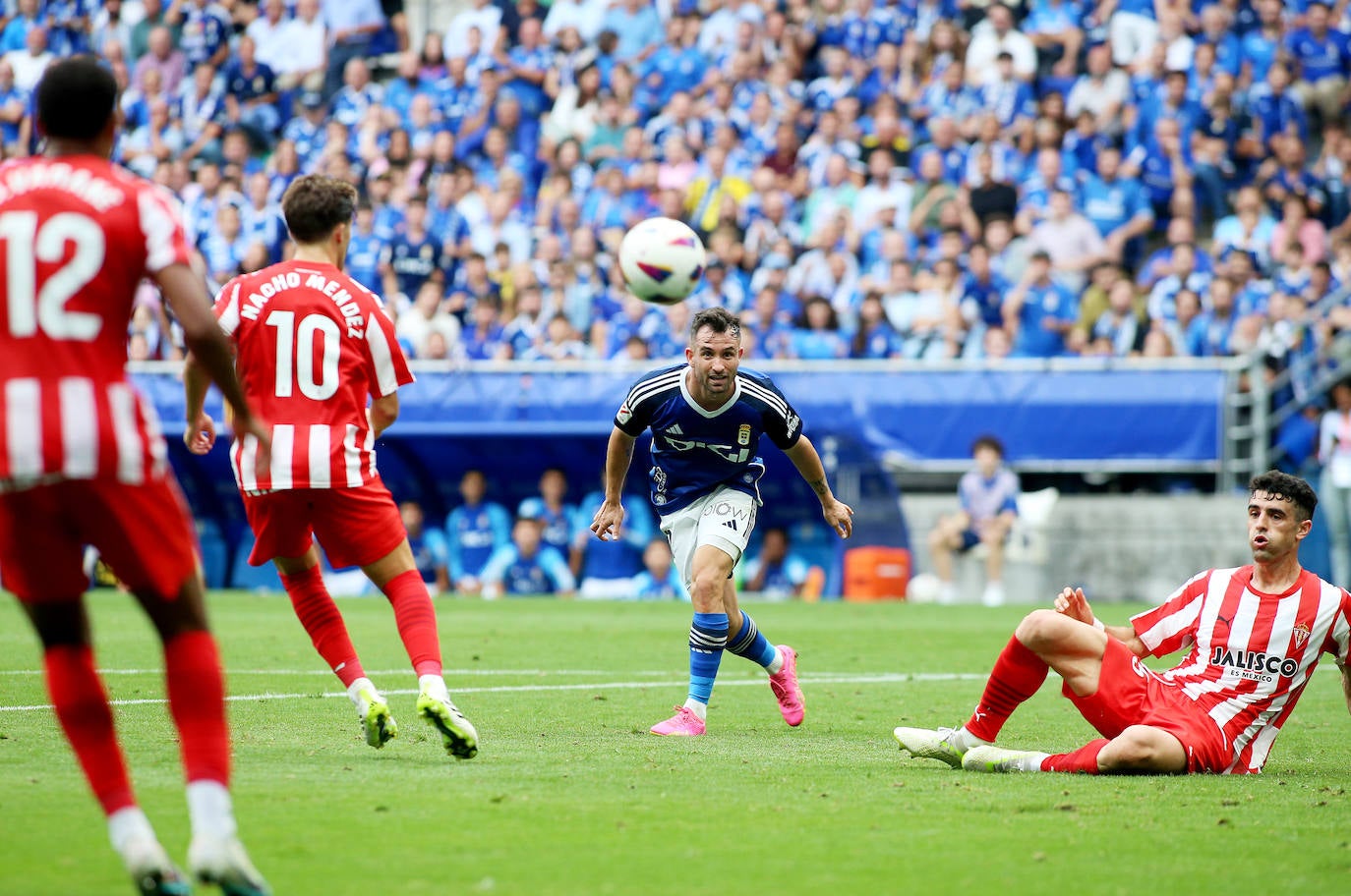 El partido entre el Oviedo y el Sporting, en imágenes