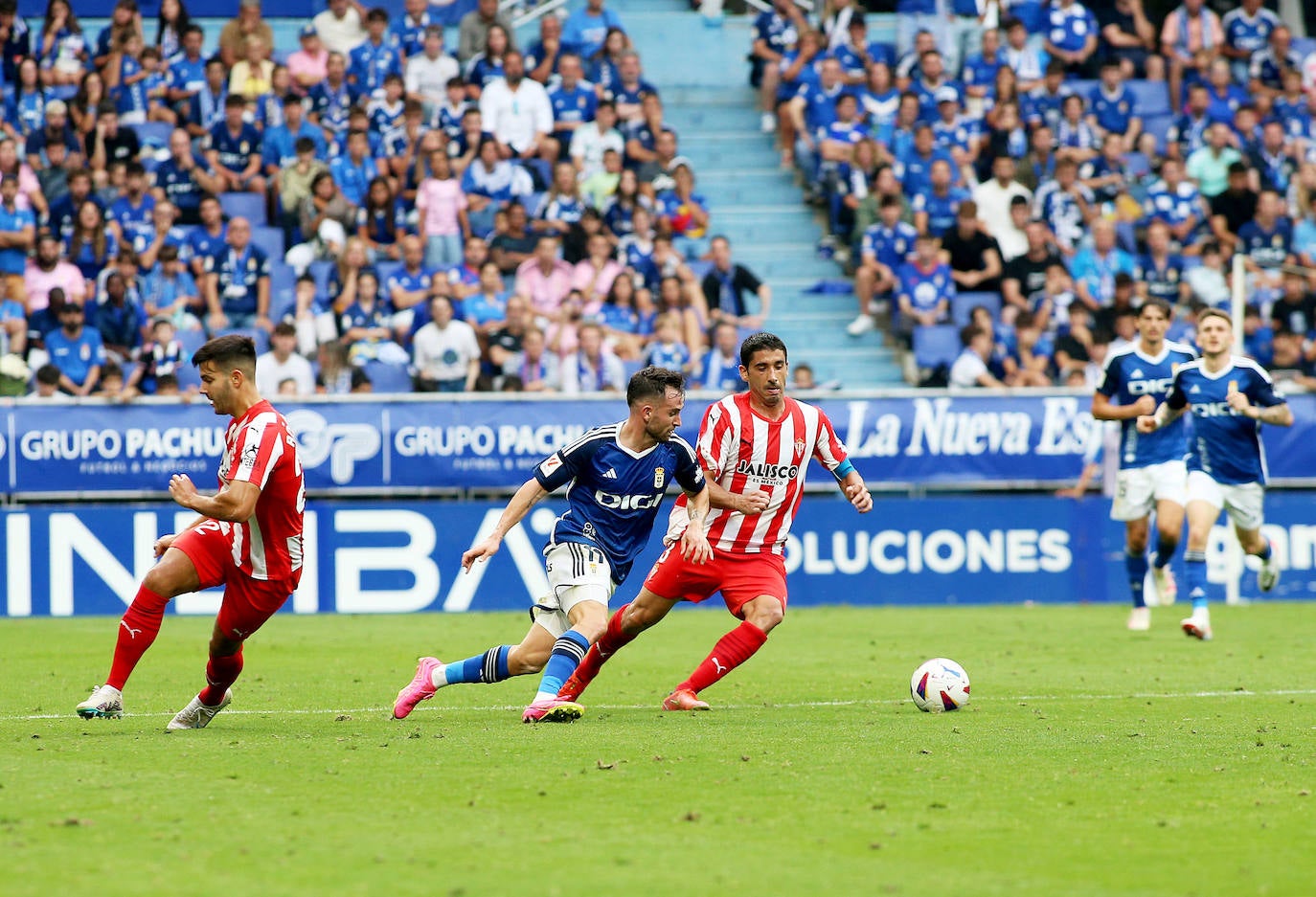 El partido entre el Oviedo y el Sporting, en imágenes