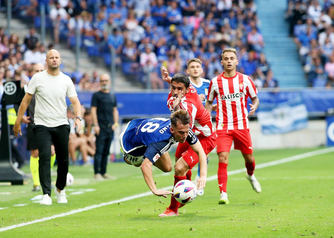 El partido entre el Oviedo y el Sporting, en imágenes