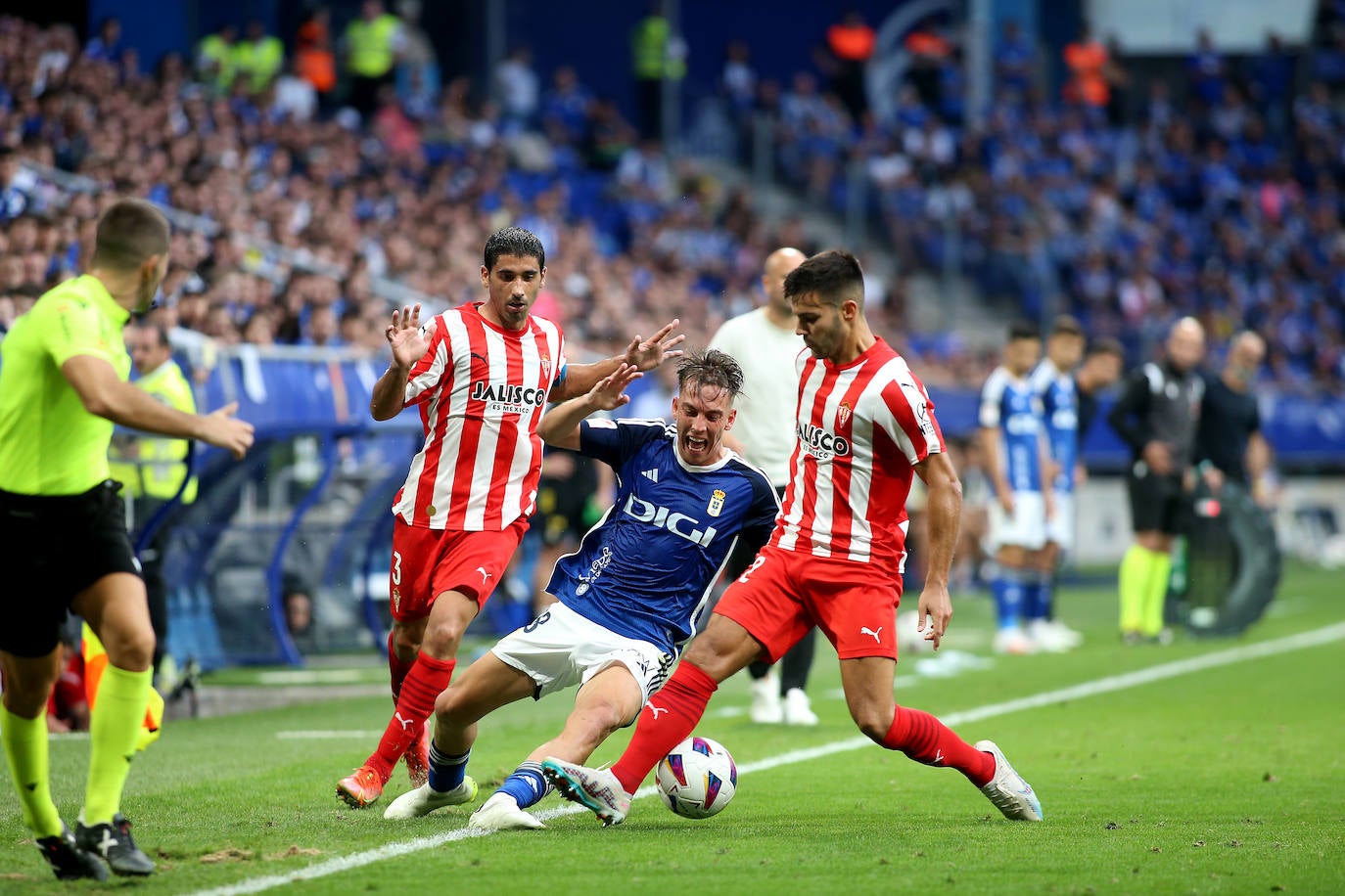 El partido entre el Oviedo y el Sporting, en imágenes