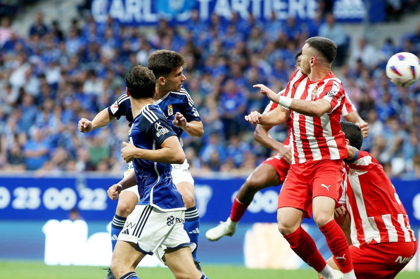 El partido entre el Oviedo y el Sporting, en imágenes