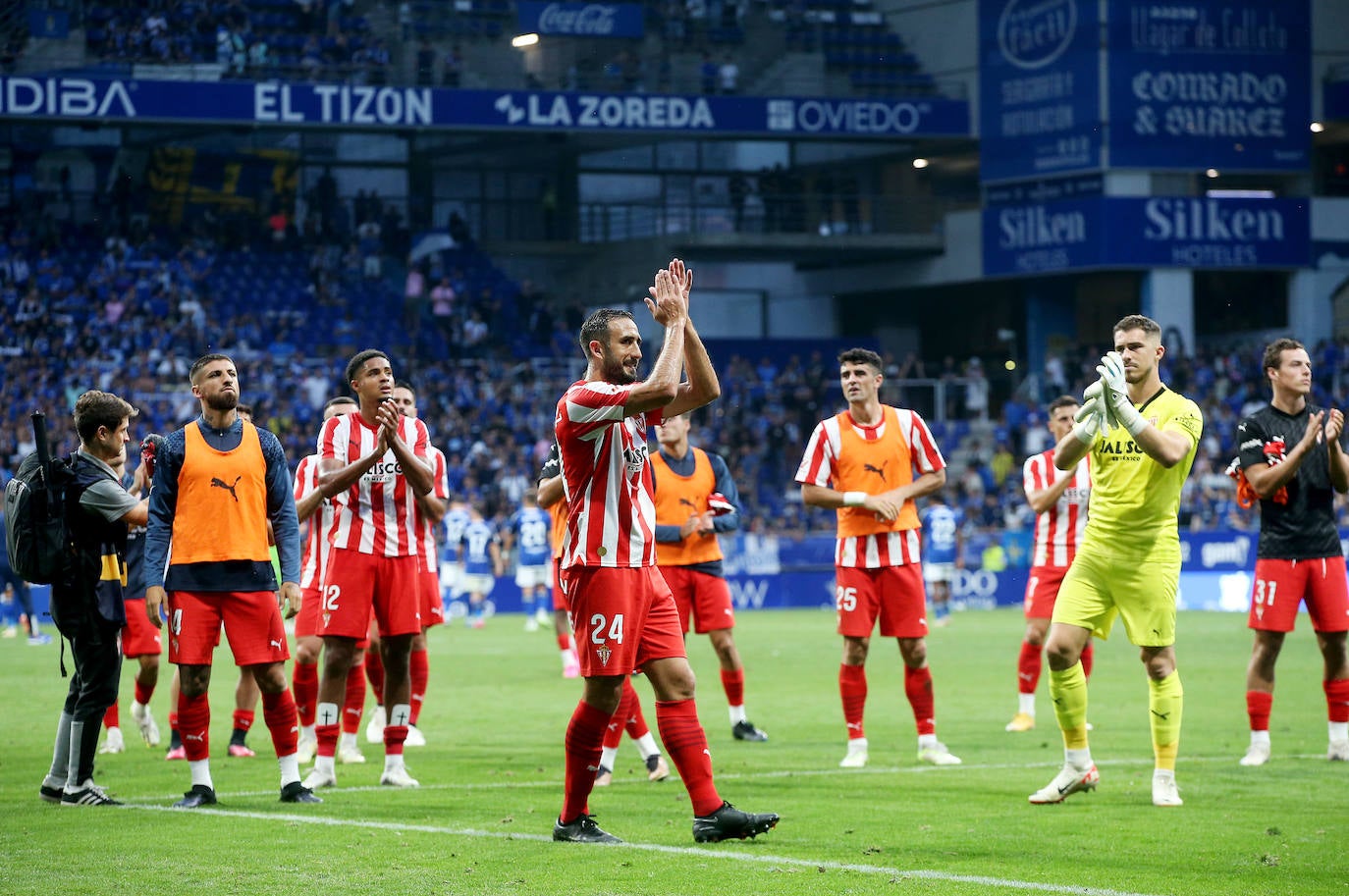 El partido entre el Oviedo y el Sporting, en imágenes