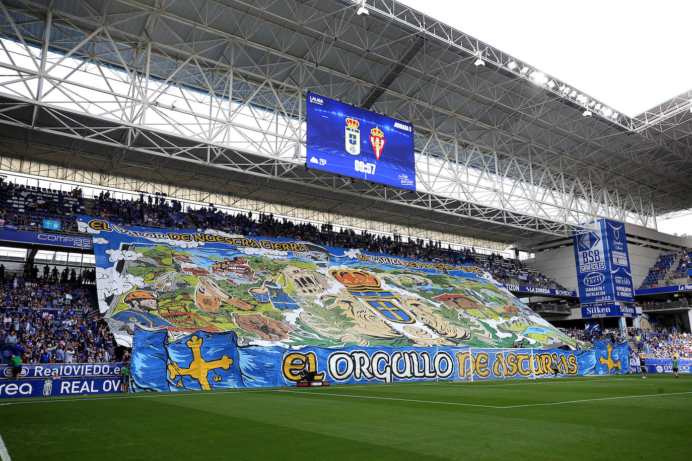 El partido entre el Oviedo y el Sporting, en imágenes