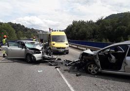 Estado en el que quedaron los vehículos tras el accidente.