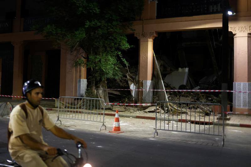 Segunda noche al raso por un terremoto que lo ha devastado todo