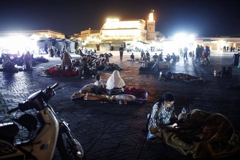 Segunda noche al raso por un terremoto que lo ha devastado todo