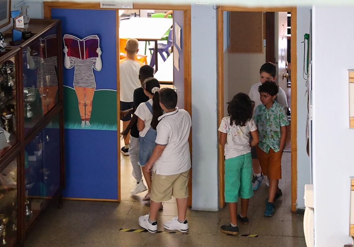 Inicio del curso escolar, el año pasado, en el colegio público Príncipe de Asturias, de Gijón.