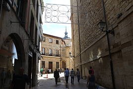 Iluminación para las fiestas de San Mateo en calles, plazas y parques de Oviedo.