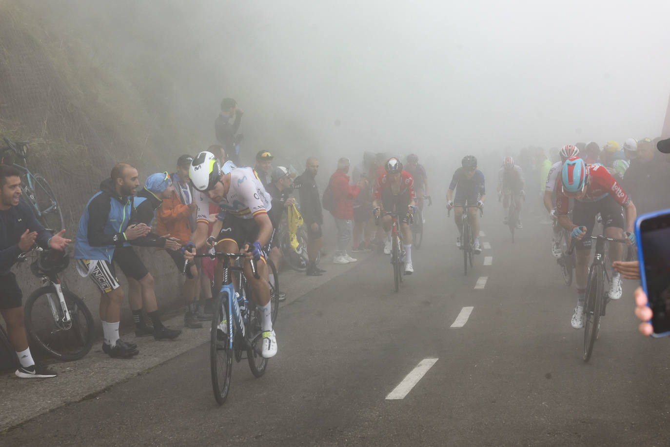 La subida al Angliru, en imágenes