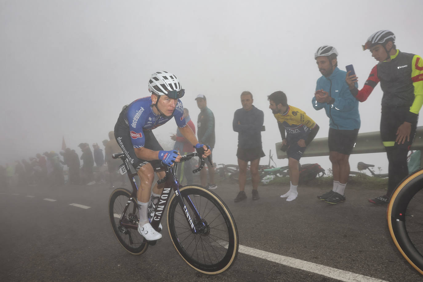 La subida al Angliru, en imágenes