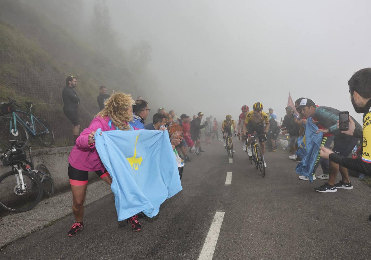 La subida al Angliru, en imágenes