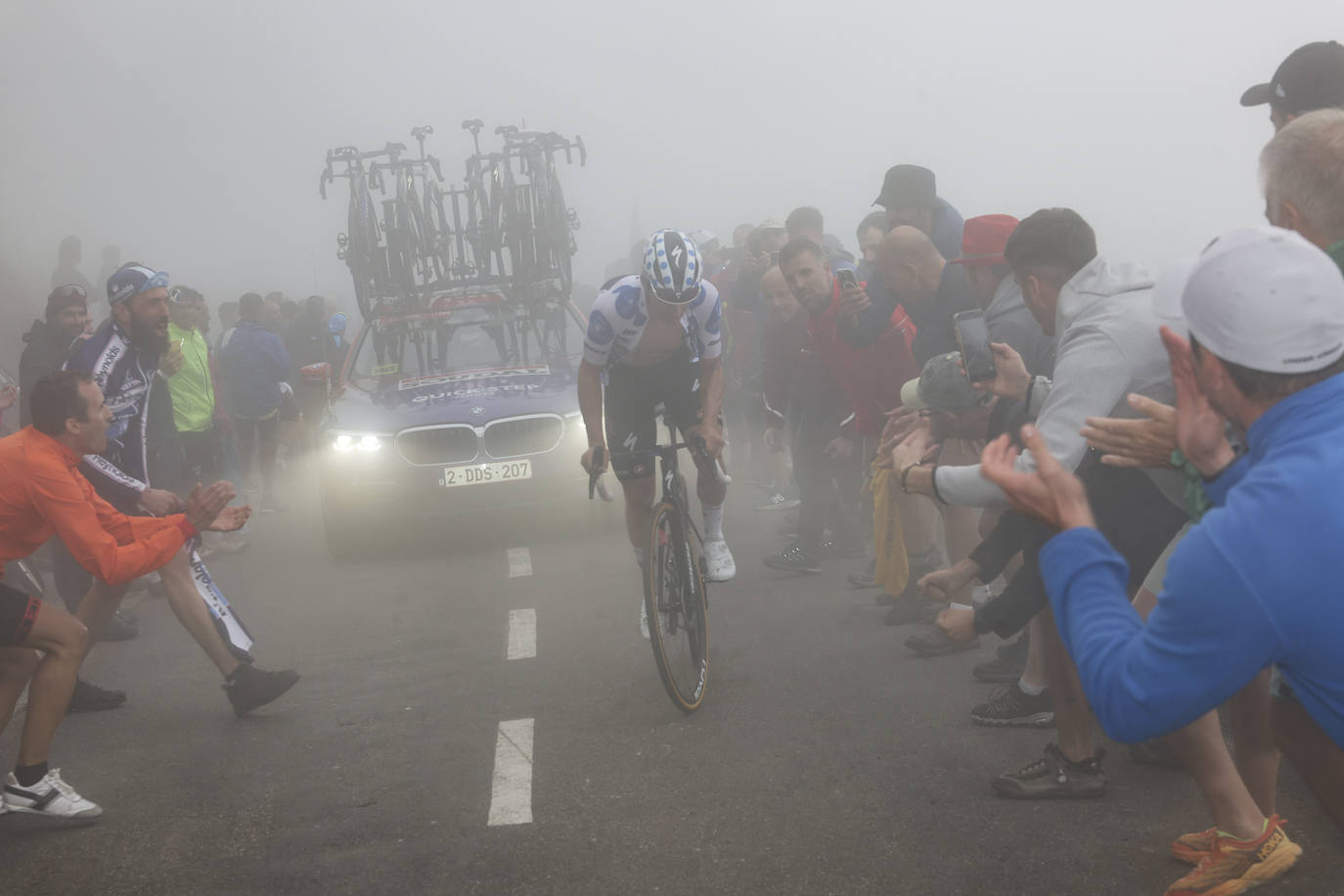 La subida al Angliru, en imágenes