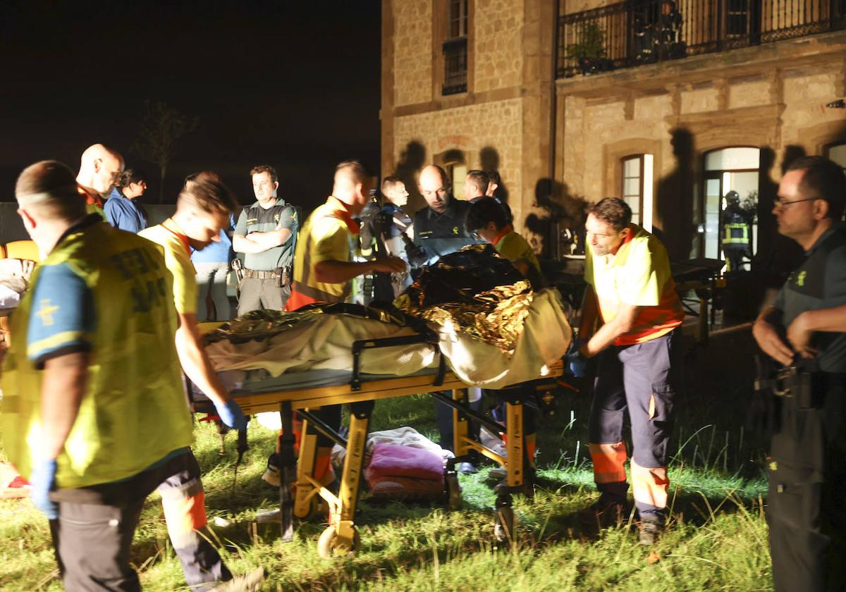 Un cigarrillo causa una tragedia en la residencia de Leceñes, con una fallecida y 27 heridos