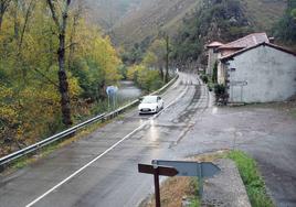 Carretera N-621, en el desfiladero de La Hermida.