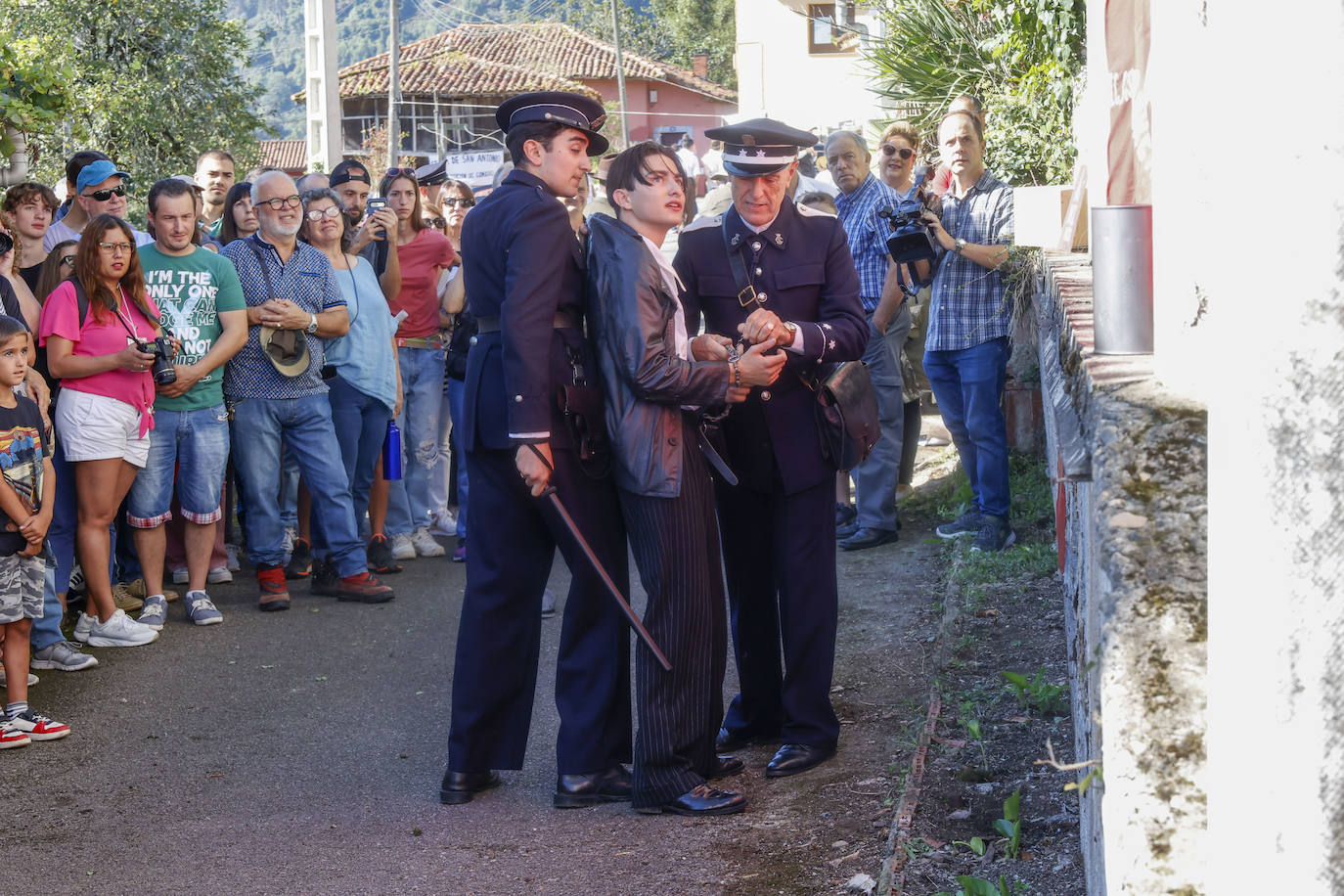 Un viaje a las trincheras para no olvidar la dureza de la Guerra Civil