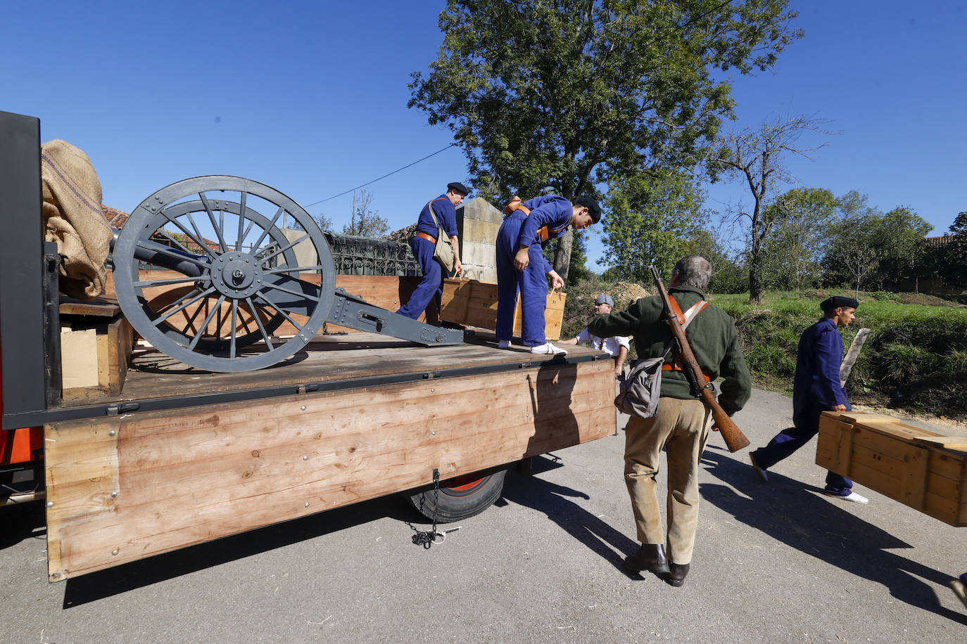 Un viaje a las trincheras para no olvidar la dureza de la Guerra Civil