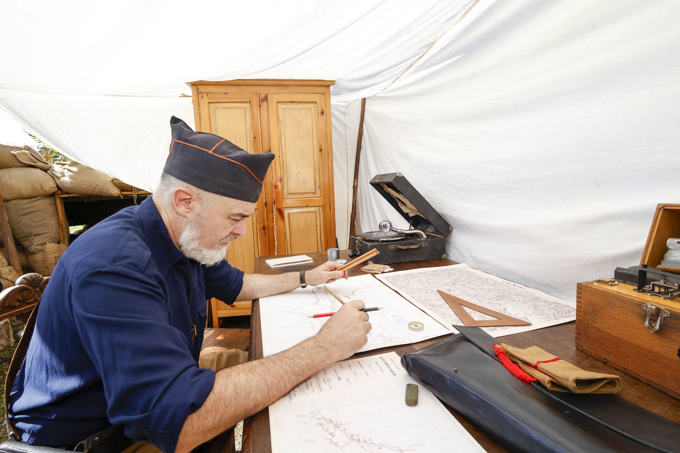 Un viaje a las trincheras para no olvidar la dureza de la Guerra Civil