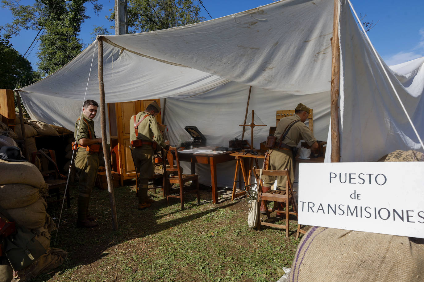 Un viaje a las trincheras para no olvidar la dureza de la Guerra Civil