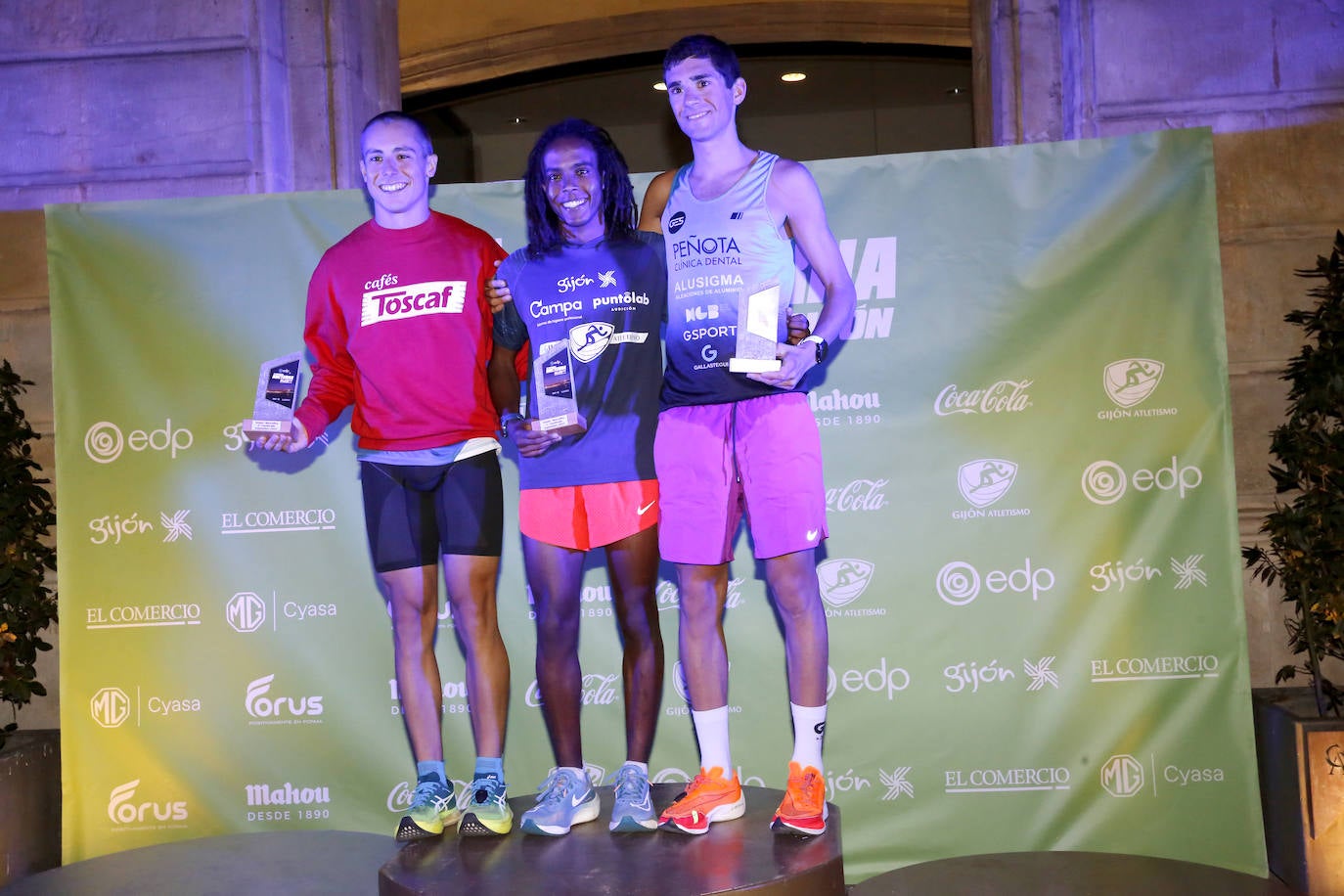 La carrera nocturna de Gijón, en imágenes