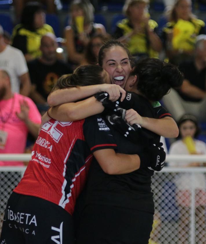 Imagen secundaria 2 - El Telecable se lleva la Supercopa en los penaltis en una intensa final