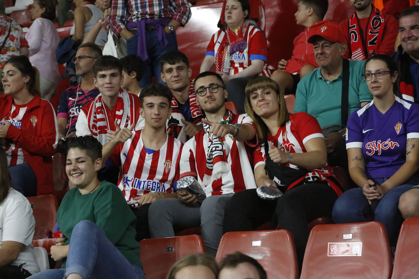 ¿Estuviste en el Sporting - Tenerife en El Molinón? ¡Búscate!