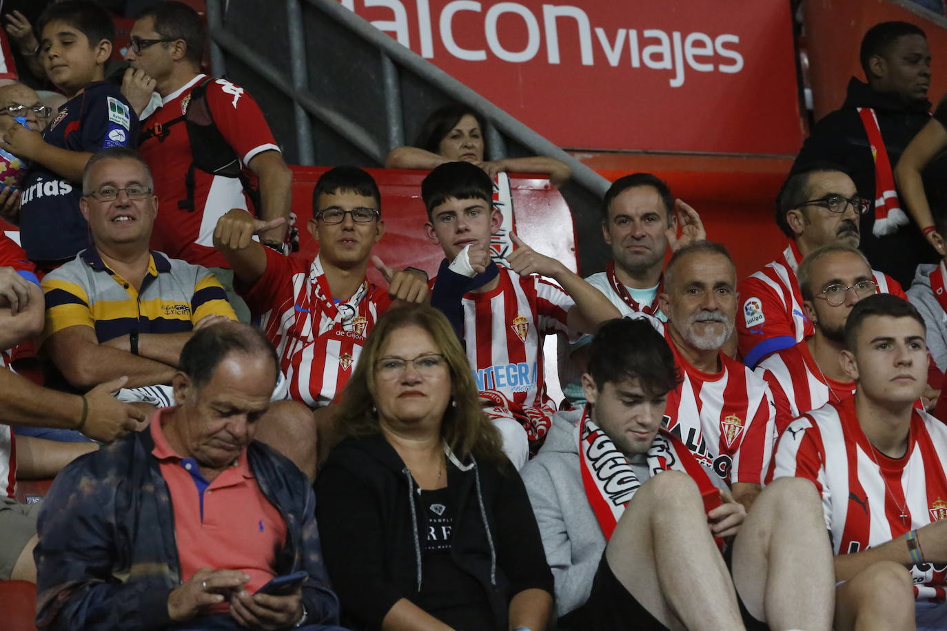 ¿Estuviste en el Sporting - Tenerife en El Molinón? ¡Búscate!