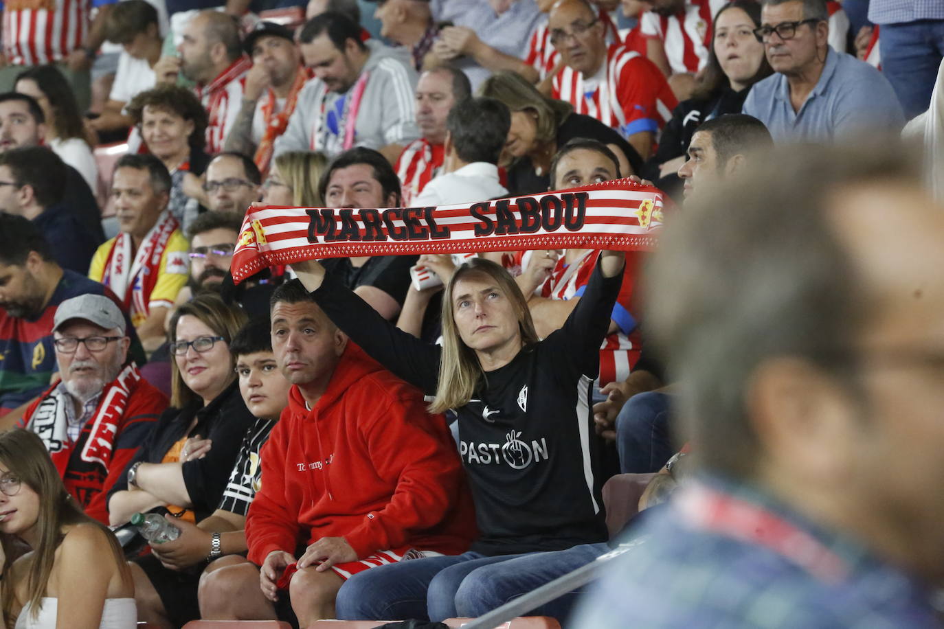 ¿Estuviste en el Sporting - Tenerife en El Molinón? ¡Búscate!