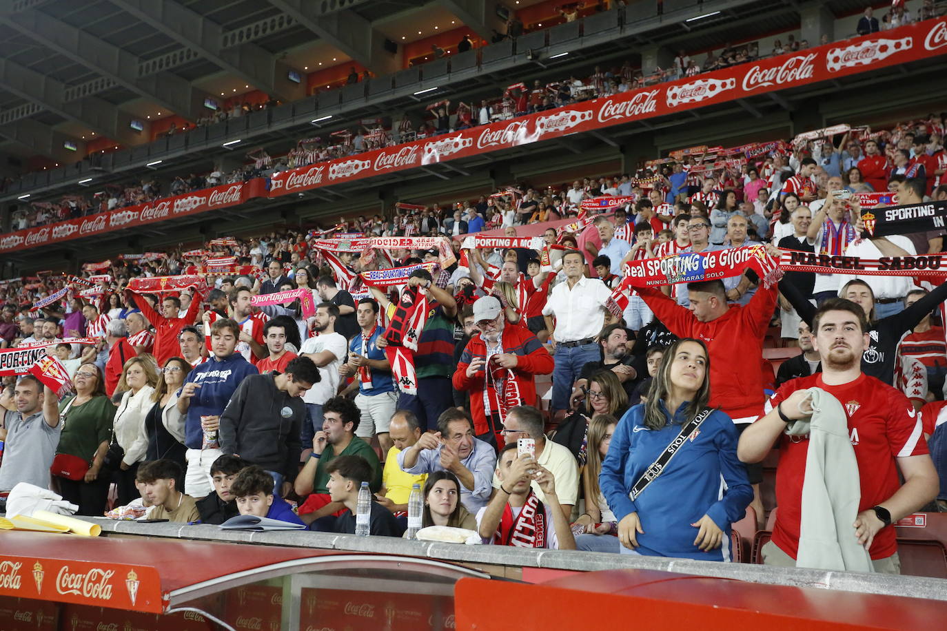 ¿Estuviste en el Sporting - Tenerife en El Molinón? ¡Búscate!