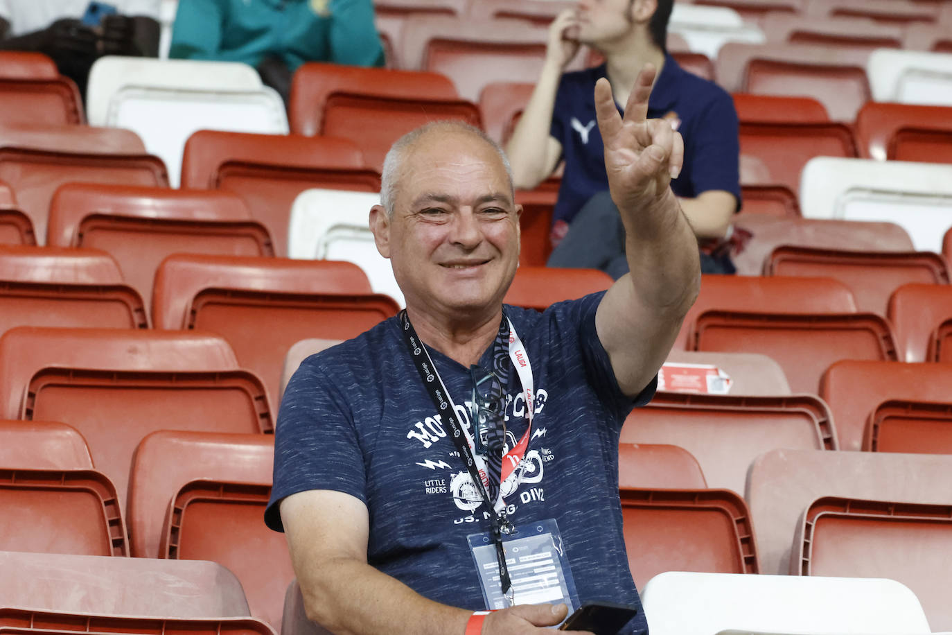 ¿Estuviste en el Sporting - Tenerife en El Molinón? ¡Búscate!