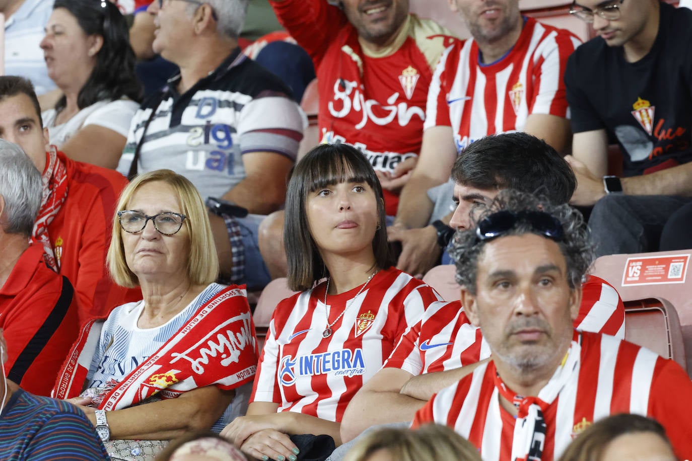 ¿Estuviste en el Sporting - Tenerife en El Molinón? ¡Búscate!