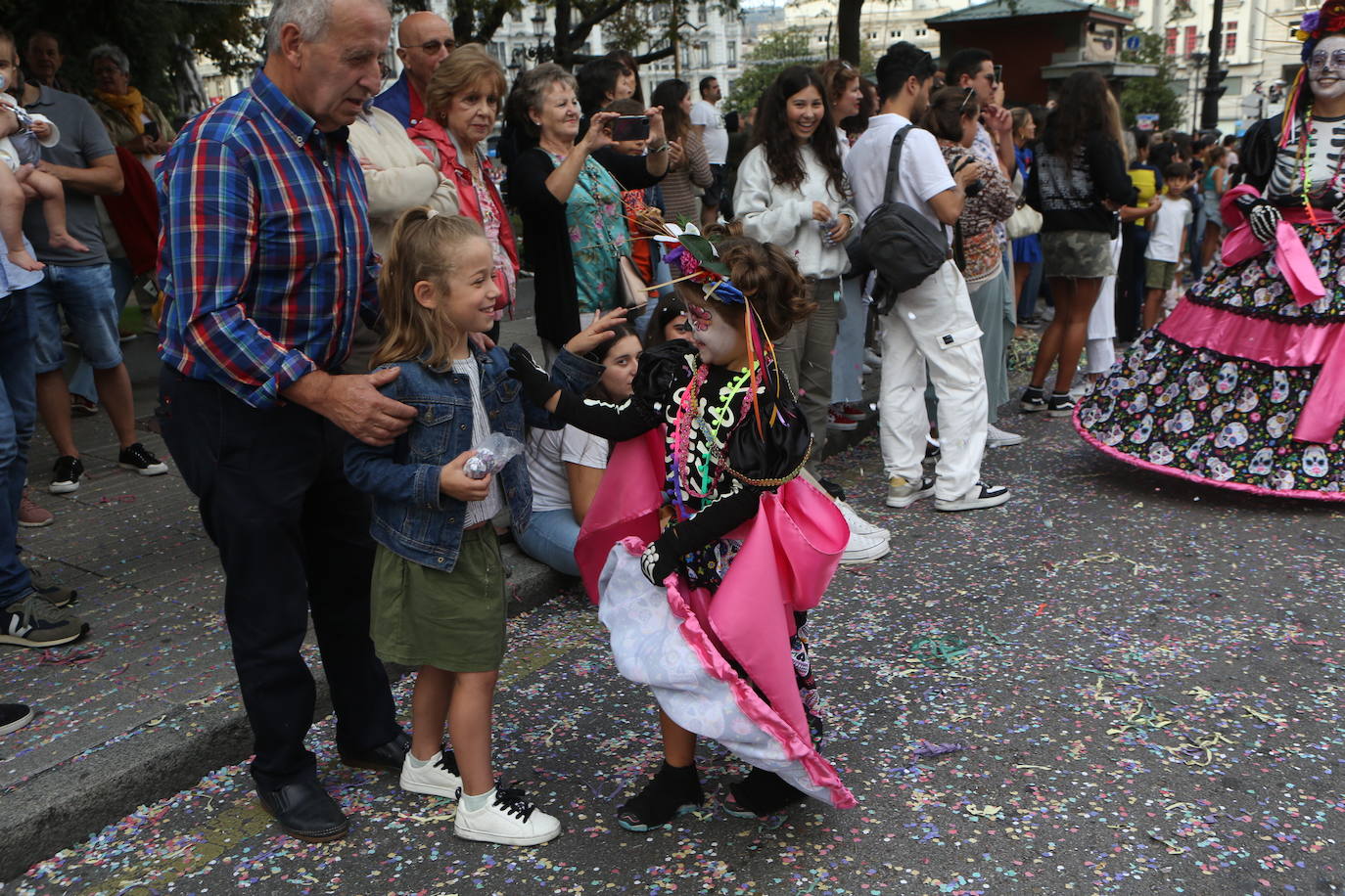 Todas las imágenes del desfile del Día de América en Oviedo