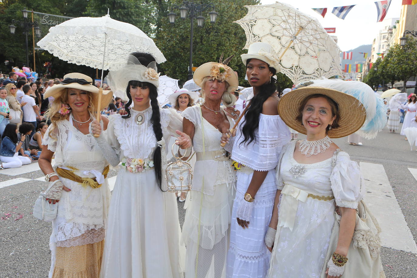 Todas las imágenes del desfile del Día de América en Oviedo